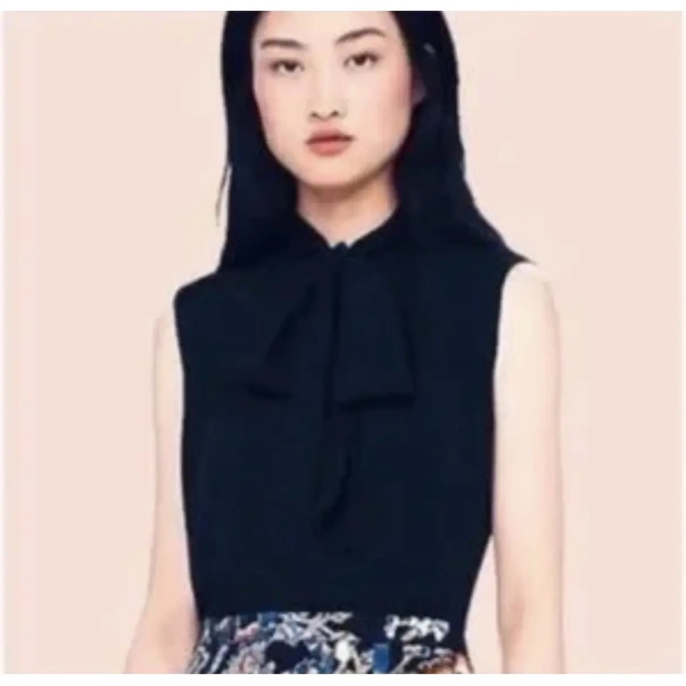 Elegant Black Sleeveless Top with Bow